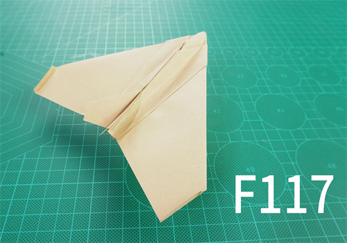 怎么折f117纸飞机（f117战斗机的折法教程）