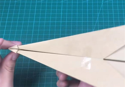 复仇者纸飞机真的能飞三十多米吗（复仇者纸飞机怎么折）
