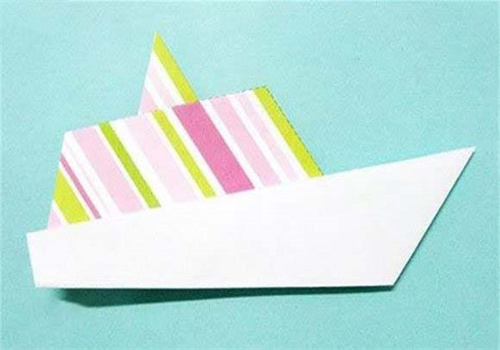 怎么用纸折轮船教程（怎么简单折纸漂亮的轮船）