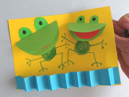 彩纸青蛙贴画手工制作