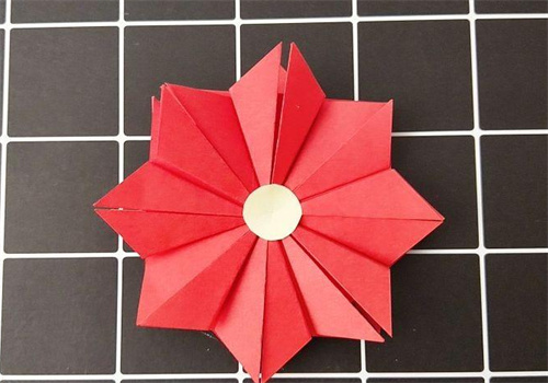 简单漂亮的小红花折纸教程，送你一朵小红花