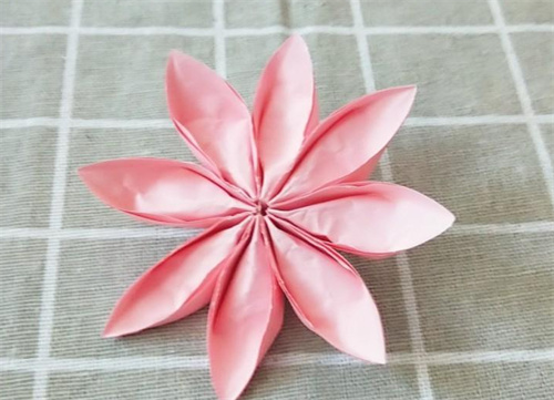 折纸教程：简单又好看的八瓣花，手残也能轻松完成