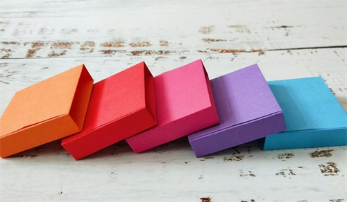 折纸教程：用彩纸折多米诺骨牌，制作简单，适合小朋友玩