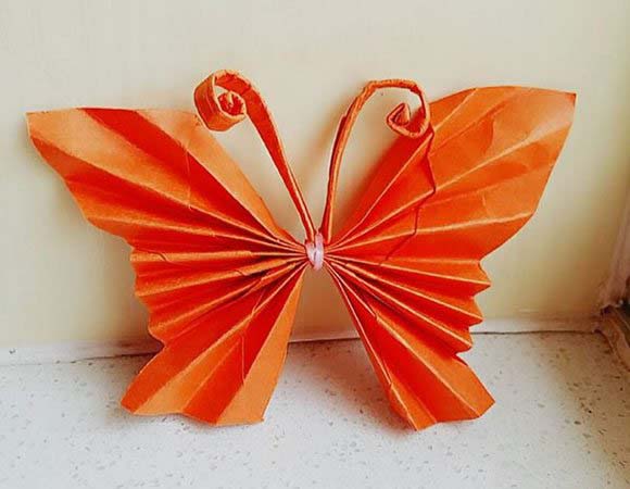 纸蝴蝶的折法（如何用折纸折出漂亮的蝴蝶）