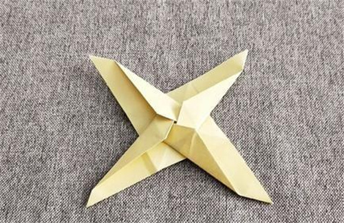 折纸教程：超好玩的笔尖风车，简单又有趣，快收藏起来